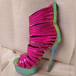 Women's size 7 open toe, back zip, aerodescent bootie.
